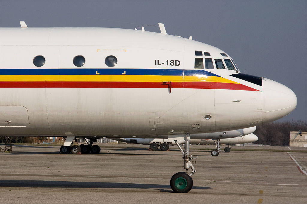 IL-18D Tandem Aero (Grixona) ER-ICS Bild fr-kiv-erics-vorne-g